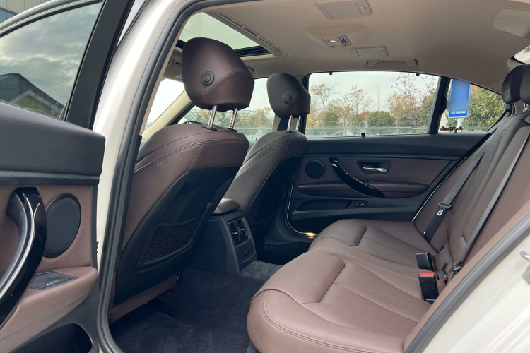 宝马3系 2018款 320Li 领先型M运动套装中控内饰7004