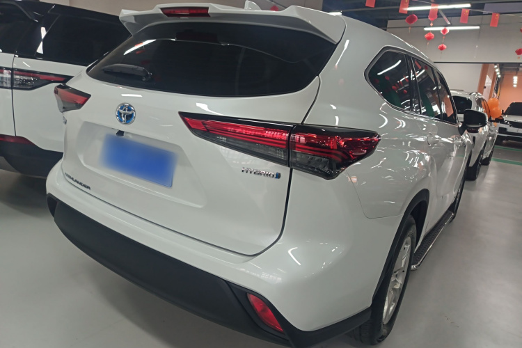 丰田 汉兰达 2022款 双擎 2.5L 两驱精英版 7座车身外观7
