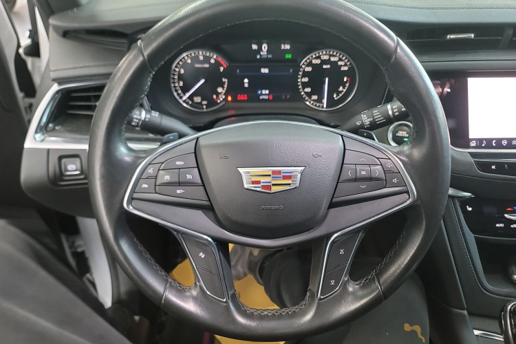 凯迪拉克XT5 2021款 28T 豪华型中控内饰13