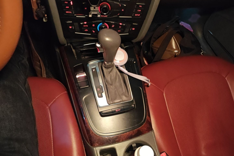 奥迪A4L 2011款 2.0 TFSI 舒适型局部细节18