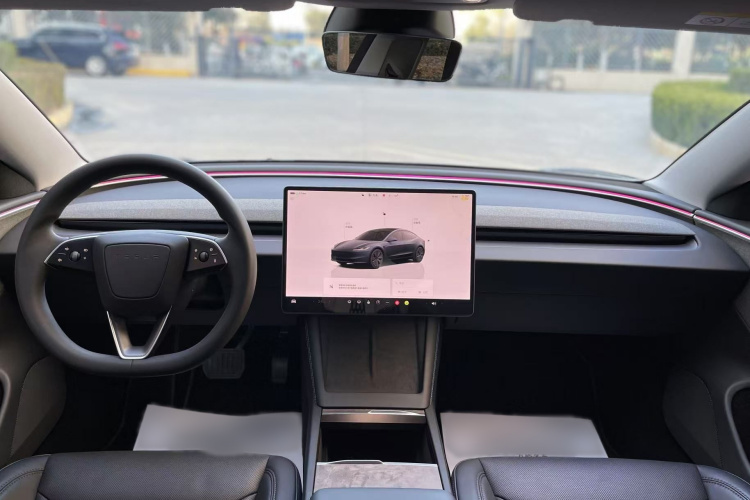 特斯拉 Model 3 2023款 后轮驱动版中控内饰7004