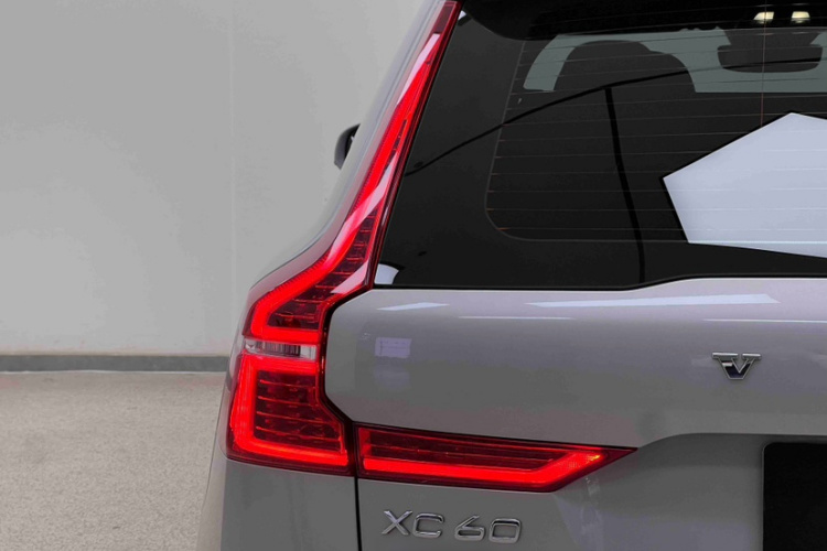 沃尔沃XC60 2022款 B5 四驱智远豪华版车身外观6006