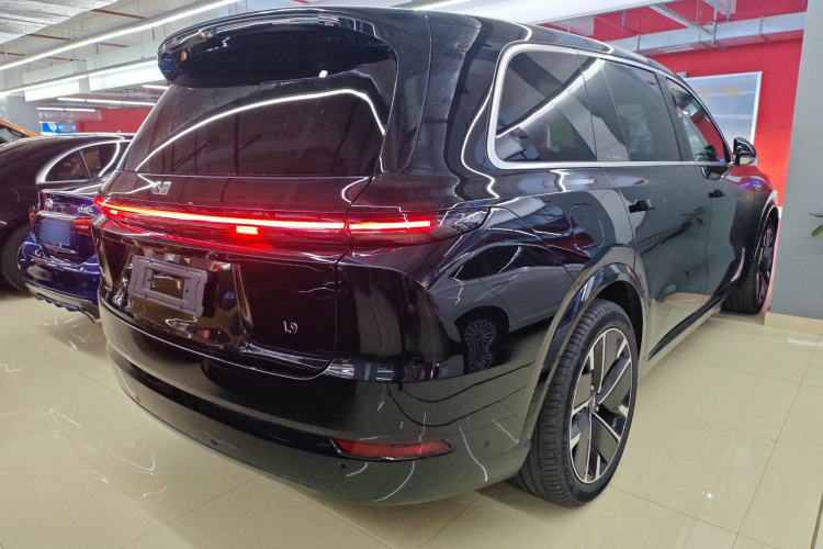 理想汽车 理想L9 2025款 Pro 智能焕新版车身外观7