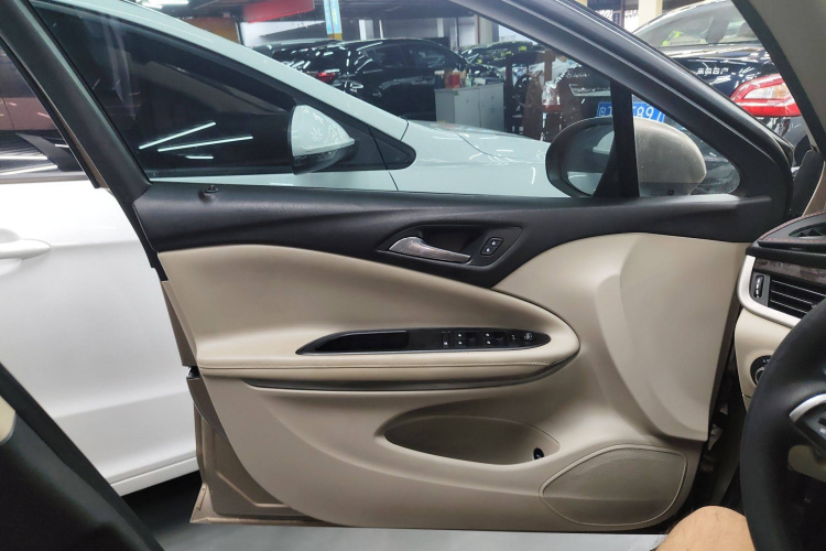 别克 威朗 2019款 三厢 15S 自动领先型中控内饰7007