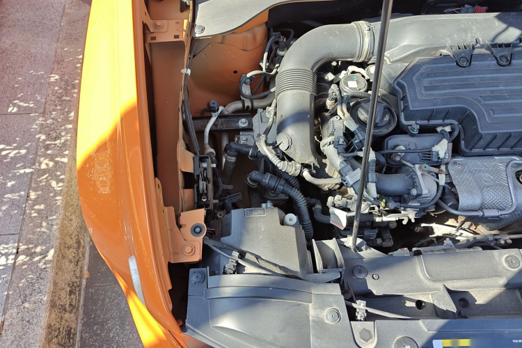 Jeep 自由侠 2019款 220T 自动领先版局部细节9006