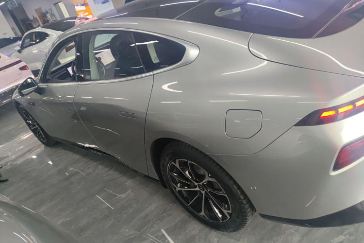 小鹏P7 2022款 480E车身外观6003