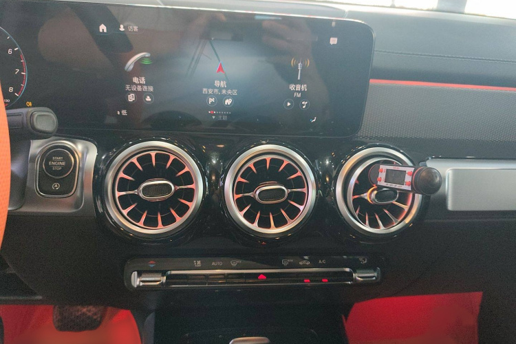 奔驰GLB 2023款 GLB 200 动感型局部细节16