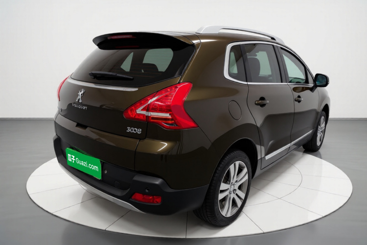 标致3008 2015款 2.0L 自动潮流版车身外观7