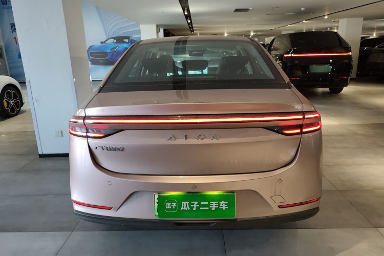 埃安 AION S Plus 2023款 80 科技版 三元锂车身外观6