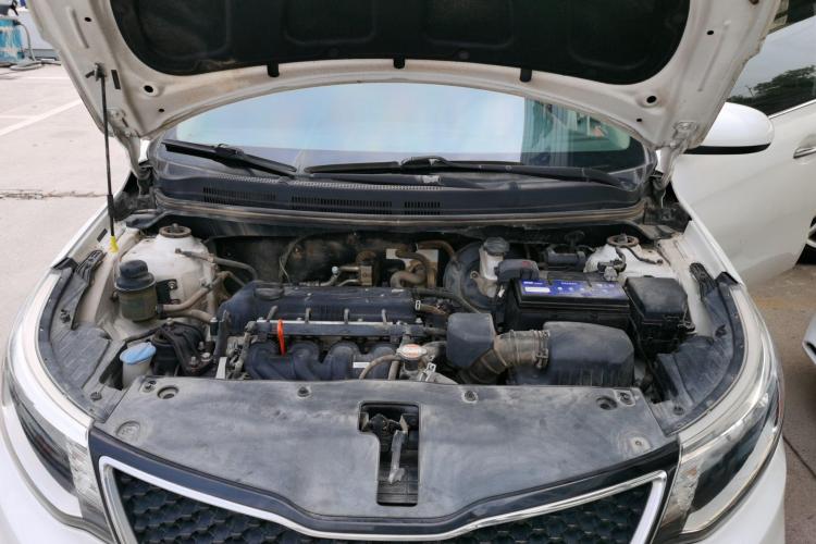 起亚K2 2015款 三厢 1.4L MT GLS局部细节24