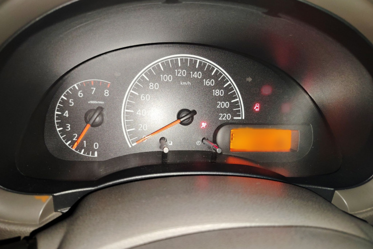 日产 阳光 2011款 1.5XE CVT舒适版局部细节14