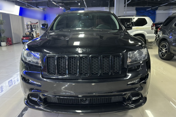 Jeep 大切诺基 SRT 2013款 6.4L SRT8 炫黑版车身外观6001