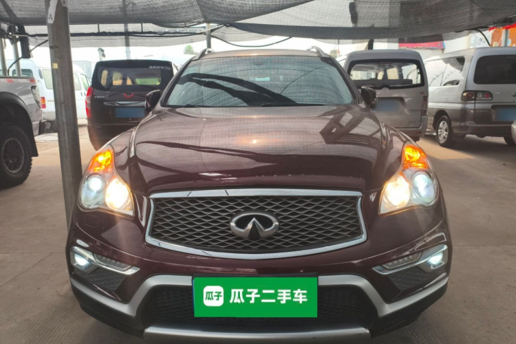 英菲尼迪QX50 2015款 2.5L 悦享版车身外观2