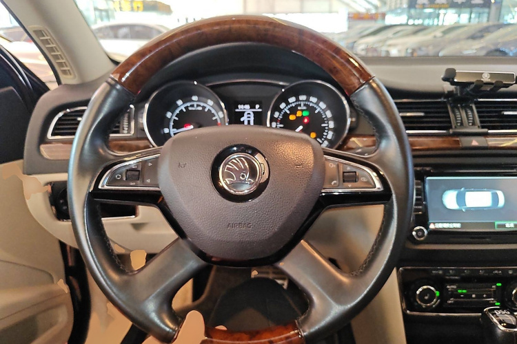 斯柯达 速派 2013款 2.0TSI DSG尊仕版局部细节13