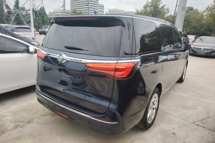 别克GL8 2020款 Avenir艾维亚 四座尊礼版车身外观7