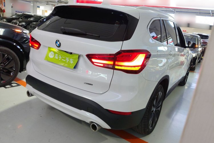 宝马X1 2021款 改款 sDrive20Li 时尚型车身外观7