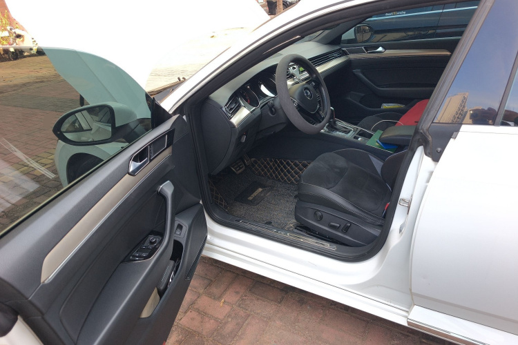 一汽-大众CC 2019款 330TSI 华颜版 国V中控内饰20