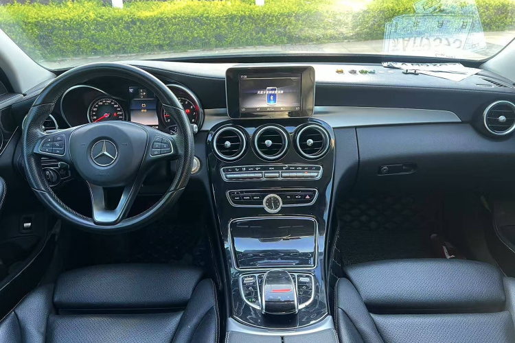 奔驰C级 2018款 C 180 L 时尚型运动版中控内饰7001