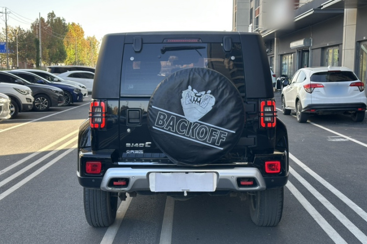 北京BJ40 2020款 2.0T 自动四驱城市猎人版侠客型车身外观6005