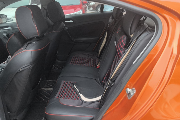 名爵 MG6 2014款 掀背 1.8L 自动驾值版中控内饰7004