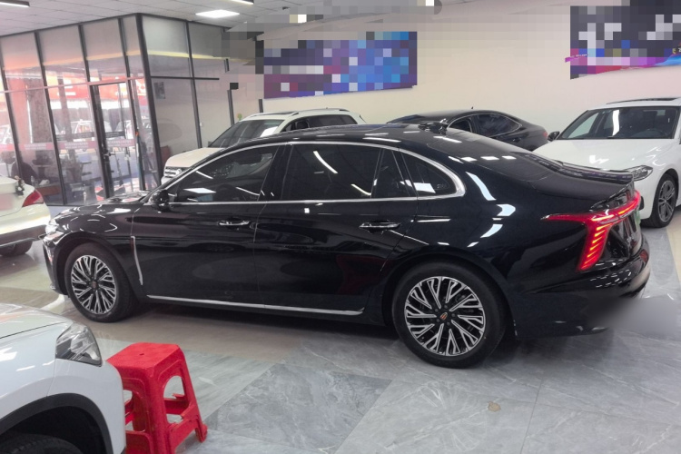 红旗H5 2024款 2.0T 自动智联旗畅版车身外观4