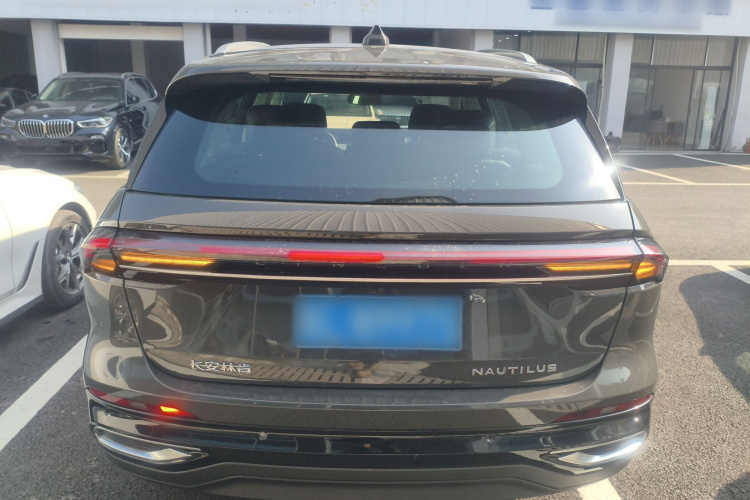 林肯 航海家 2023款 2.0T 四驱尊睿版车身外观6