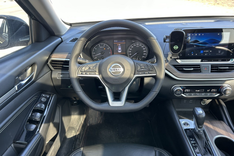 日产 天籁 2021款 2.0L XL 舒适版中控内饰7001