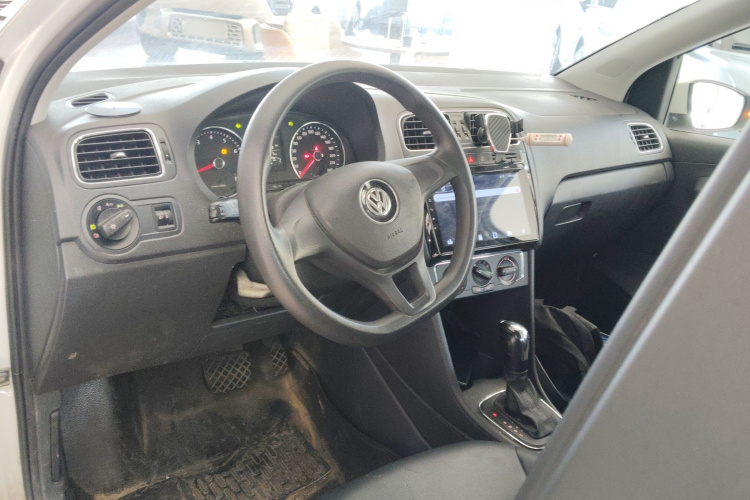 大众 Polo 2014款 1.4L 自动舒适版中控内饰12