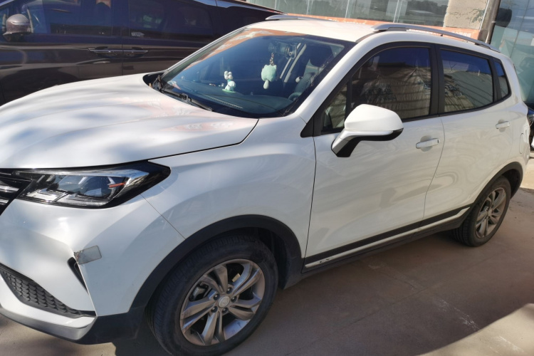 长安CS15 2019款 1.5L 手动进取型 国VI车身外观4