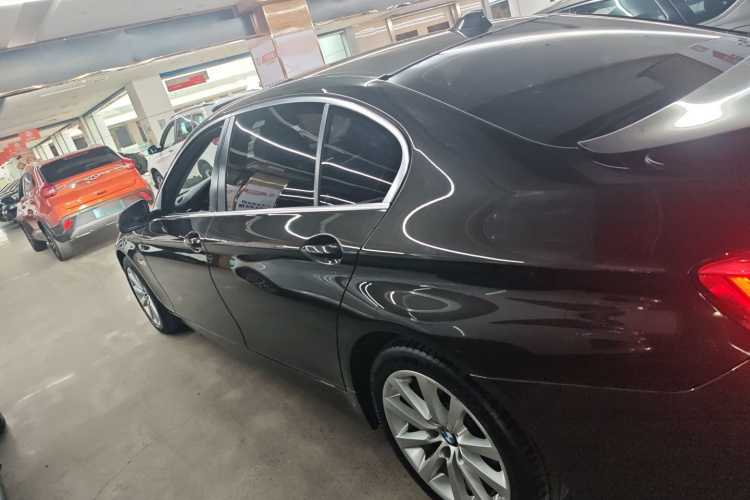 宝马5系 2014款 528Li 领先型车身外观6003
