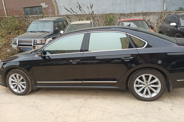 大众 帕萨特 2017款 330TSI DSG尊荣版车身外观4