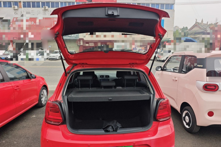 大众 Polo 2016款 1.4L 手动风尚型机舱底盘23