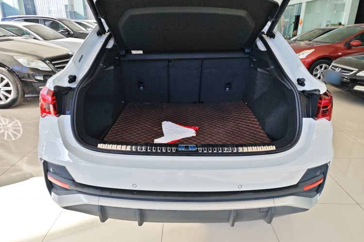 奥迪Q3 Sportback 2020款 40 TFSI 时尚型机舱底盘23
