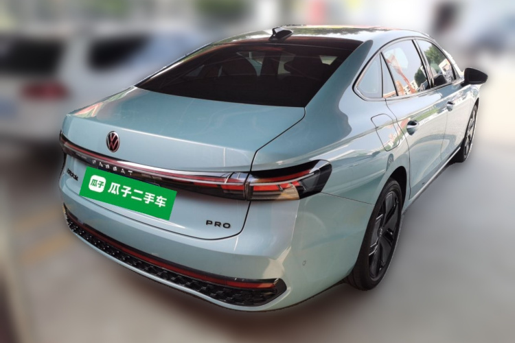 大众 帕萨特 2025款 Pro 380TSI 星空龙尊版车身外观7