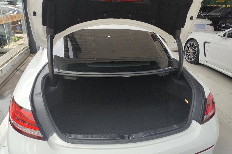 奔驰C级(进口) 2021款 C 200 轿跑车局部细节23