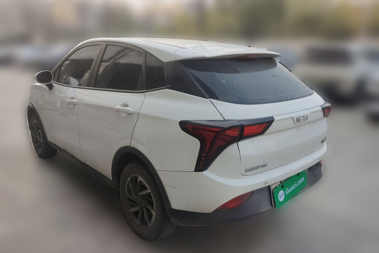 哪吒汽车 哪吒V 2021款 长续航娱乐版升级型车身外观6003