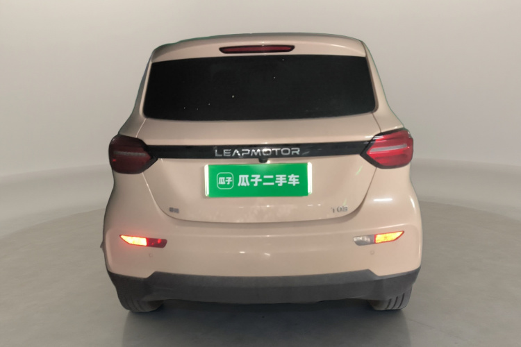 零跑汽车 零跑T03 2021款 400舒享版车身外观6