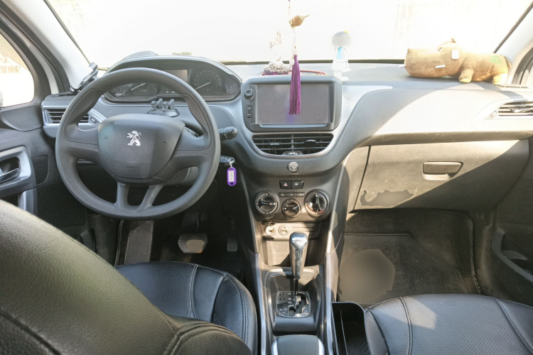 标致2008 2015款 1.6L 自动玩酷版中控内饰12