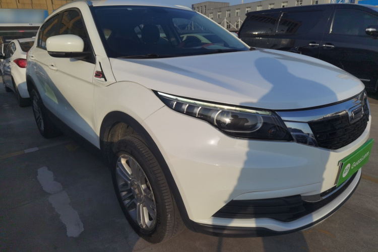 观致5 2018款 改款 1.6T 自动尊贵型车身外观3