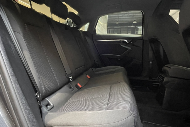 奥迪A3 2021款 A3L Limousine 35 TFSI 进取运动型中控内饰7014