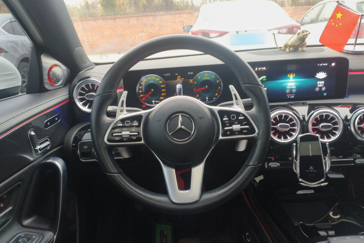 奔驰A级 2020款 改款二 A 180 L 运动轿车局部细节13