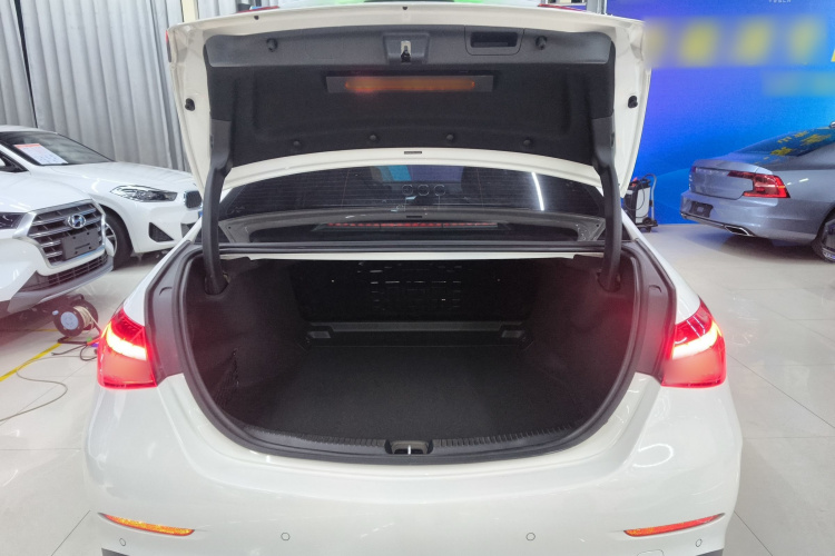 奔驰C级 2024款 改款三 C 260 L 运动版局部细节23