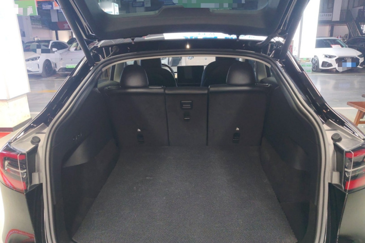 特斯拉 Model Y 2022款 长续航全轮驱动版局部细节23