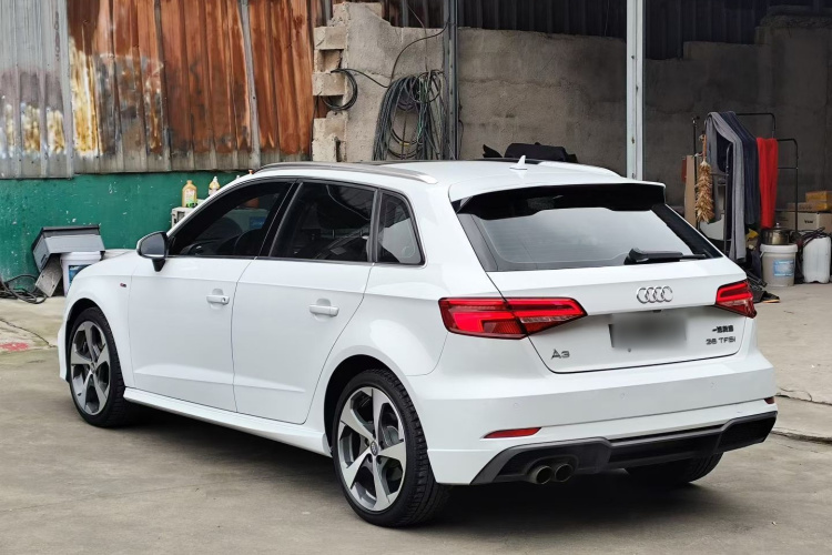 奥迪A3 2015款 Sportback 40 TFSI 自动豪华型车身外观6006