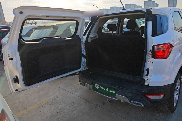 福特 翼搏 2018款 1.5L 手动精翼型机舱底盘23