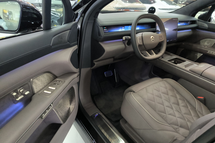 蔚来ES8 2026款 六座行政豪华版中控内饰7003