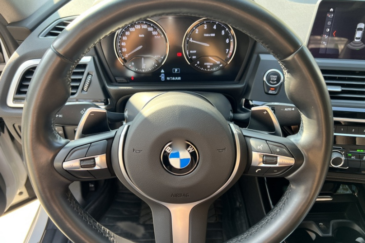 宝马1系 2020款 125i 领先型M运动套装局部细节13