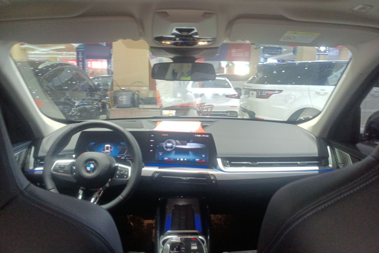 宝马X1 2023款 xDrive25Li M运动套装中控内饰7002
