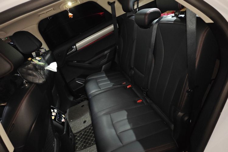 比亚迪 唐新能源 2018款 DM 2.0T 全时四驱智联创享型 7座 国V中控内饰21