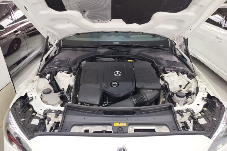 奔驰C级 2023款 C 260 L 运动版机舱底盘24